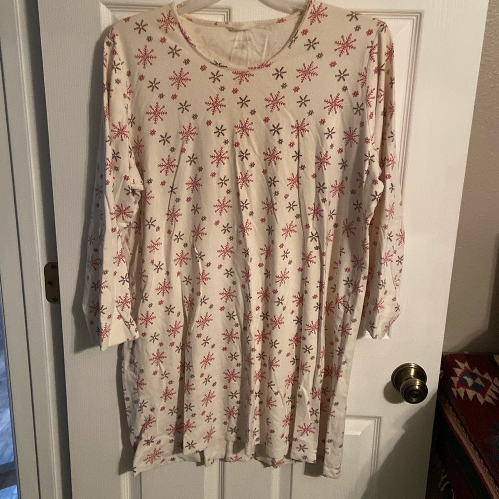 Lands End women’s hundred percent cotton nightgown